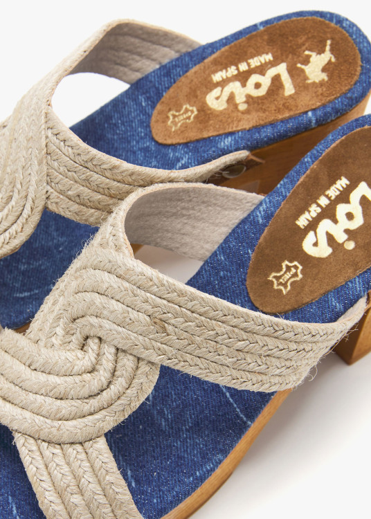 Sandalias de tiras cruzadas en yute con suela efecto madera beige