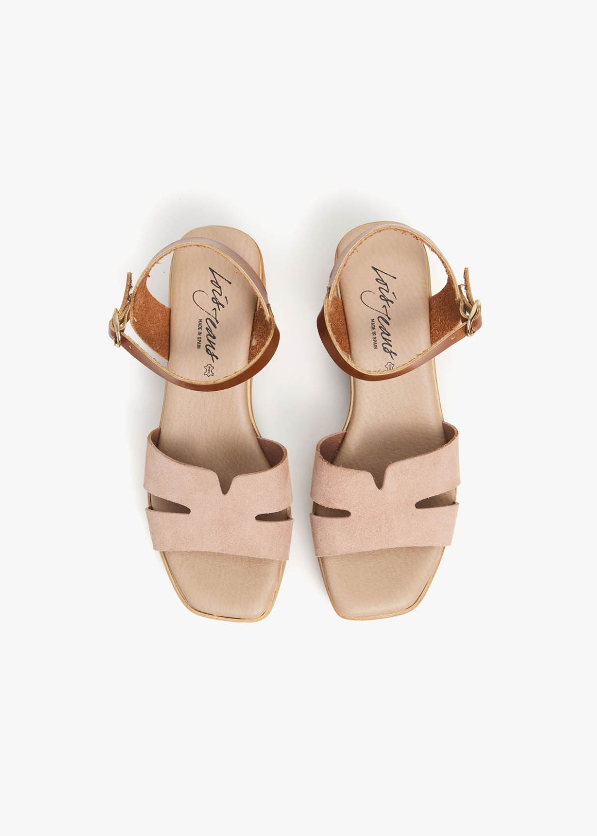 Sandalias de piel con pala y cierre de hebilla al talón beige