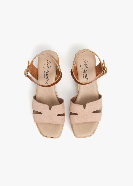 Sandalias de piel con pala y cierre de hebilla al talón beige