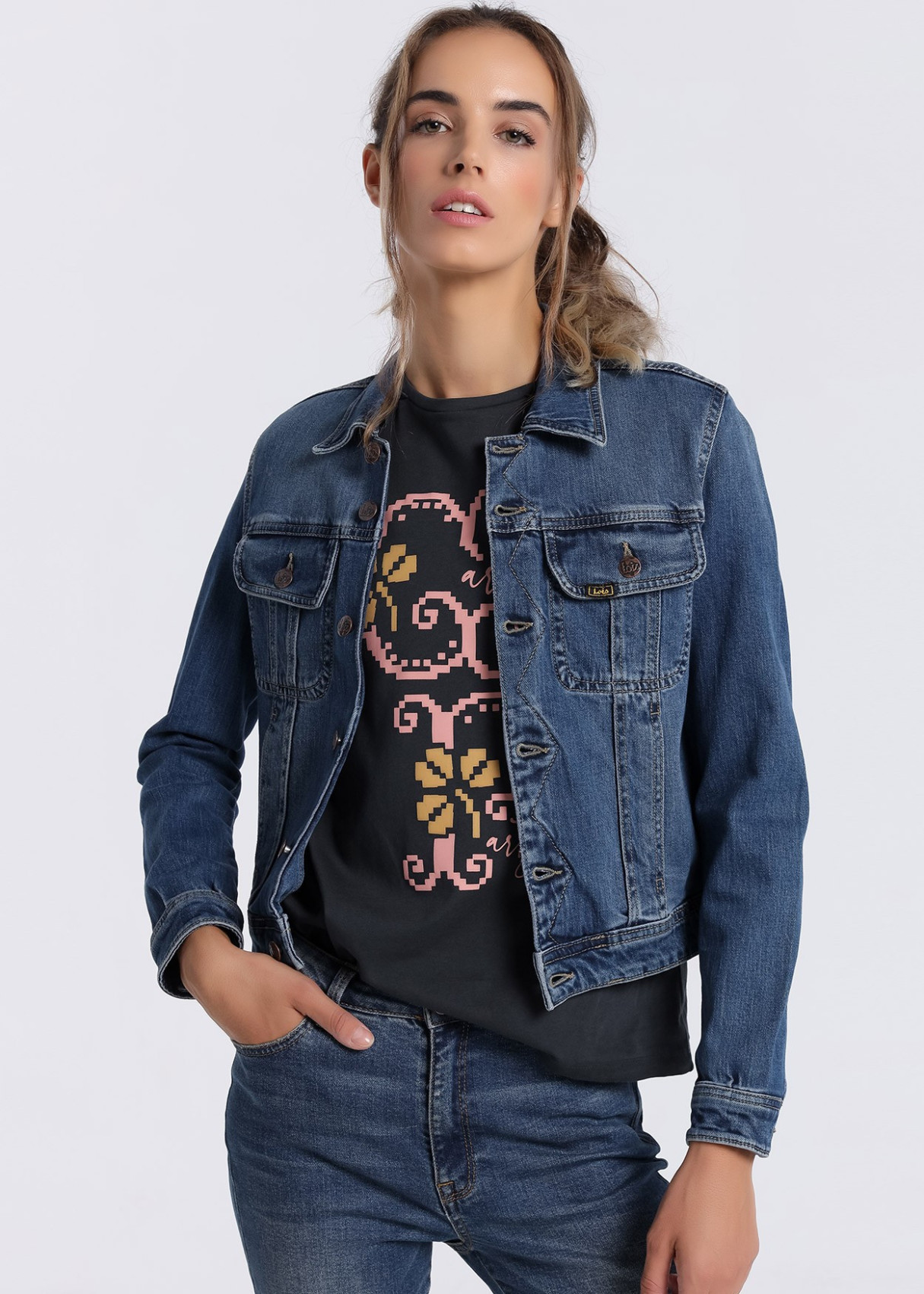 Cazadora básica Denim efecto desgastado azul