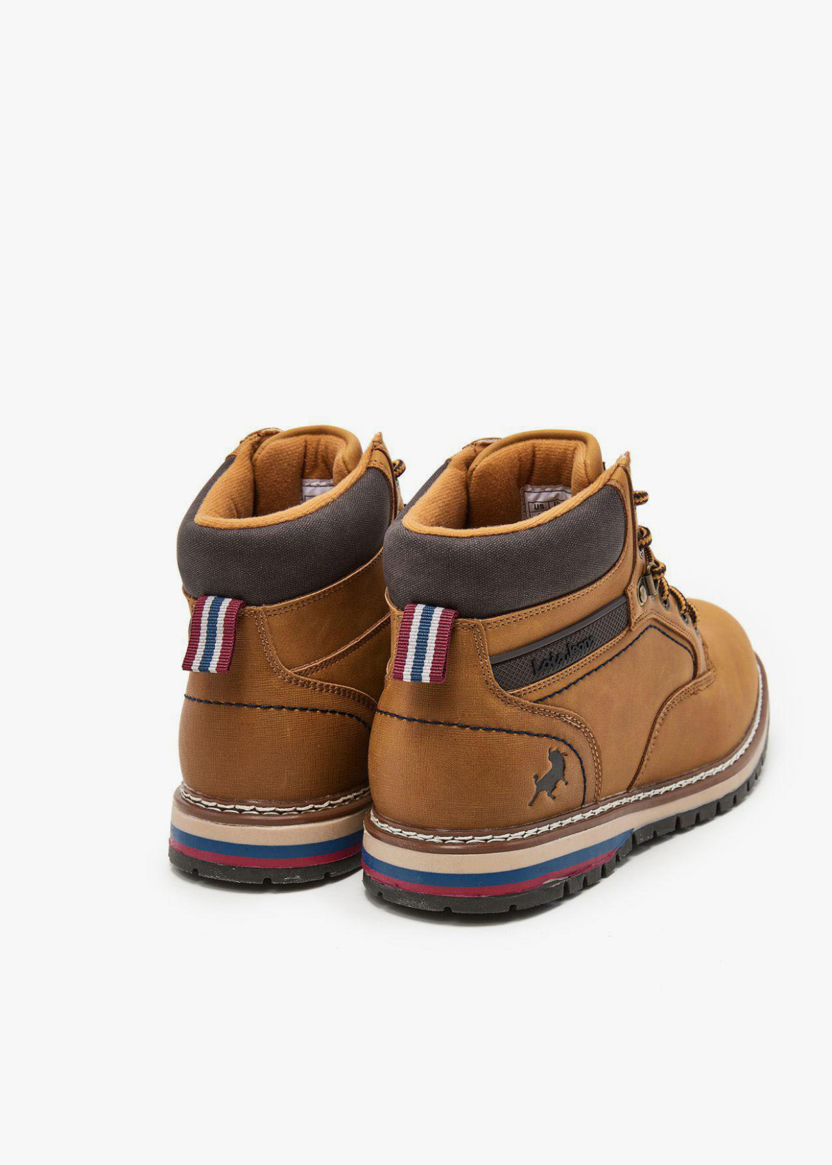 Botas cordones con tirador trasero marrón