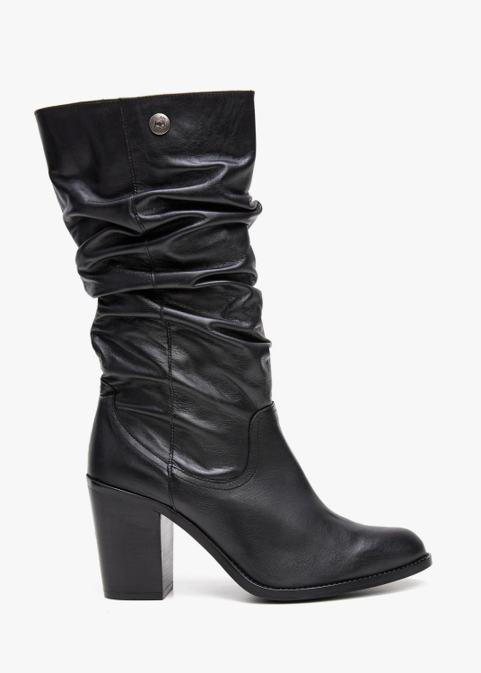 Botas Altas De Piel fruncido en caña negra