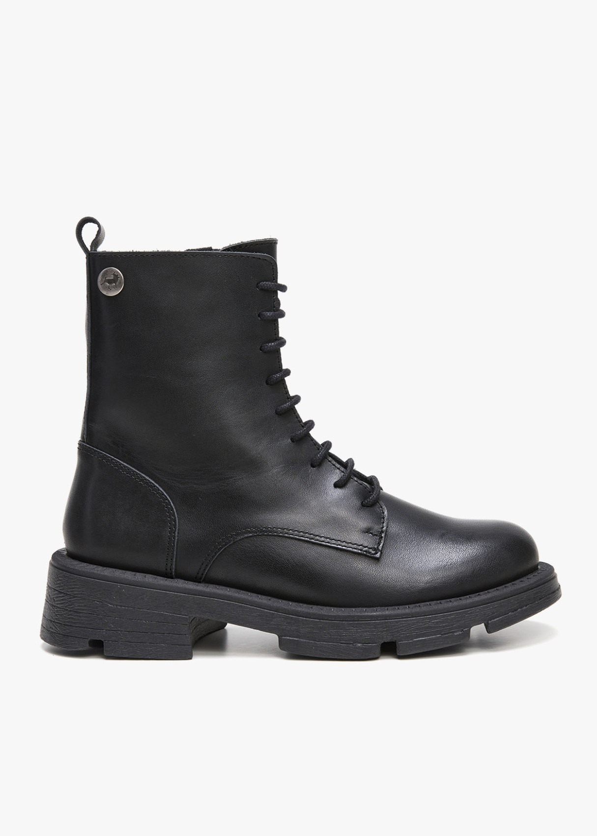 Botines de piel estilo militar con cordonera negro