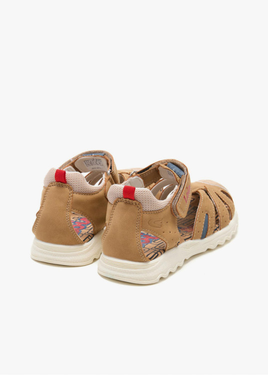 Sandalias urbanas puntera cubierta reforzada marrón