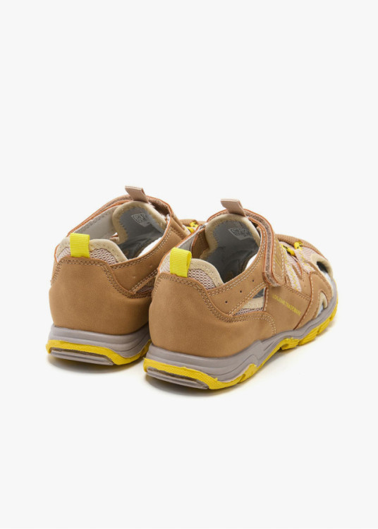 Sandalias urbanas puntera reforzada marrón