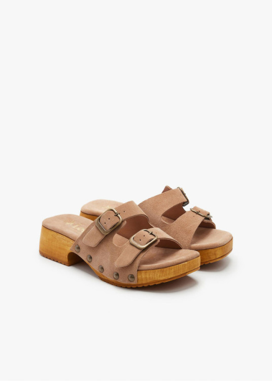 Sandalias piel tacón bajo madera marrón