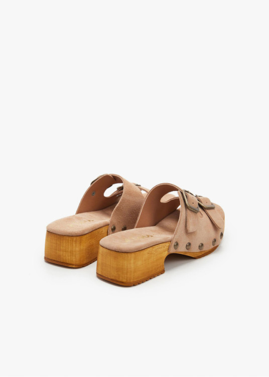 Sandalias piel tacón bajo madera marrón