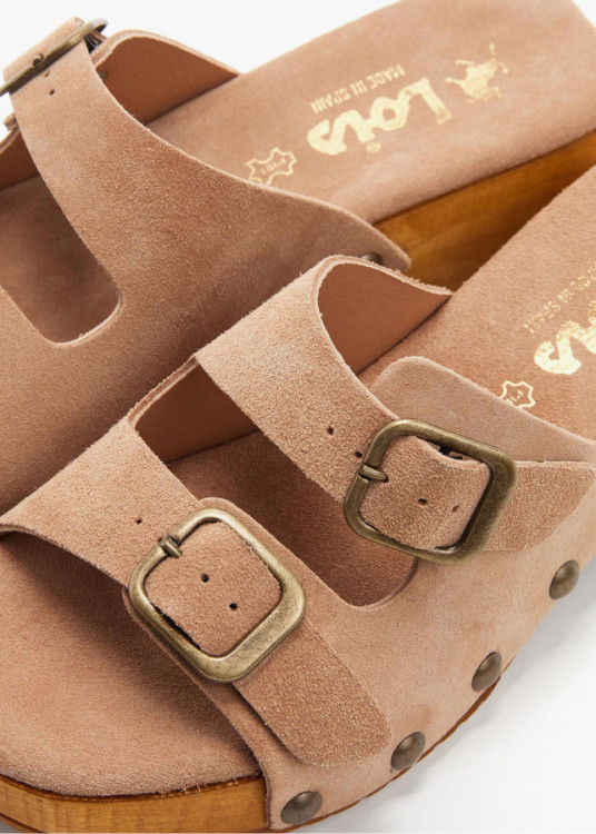 Sandalias piel tacón bajo madera marrón