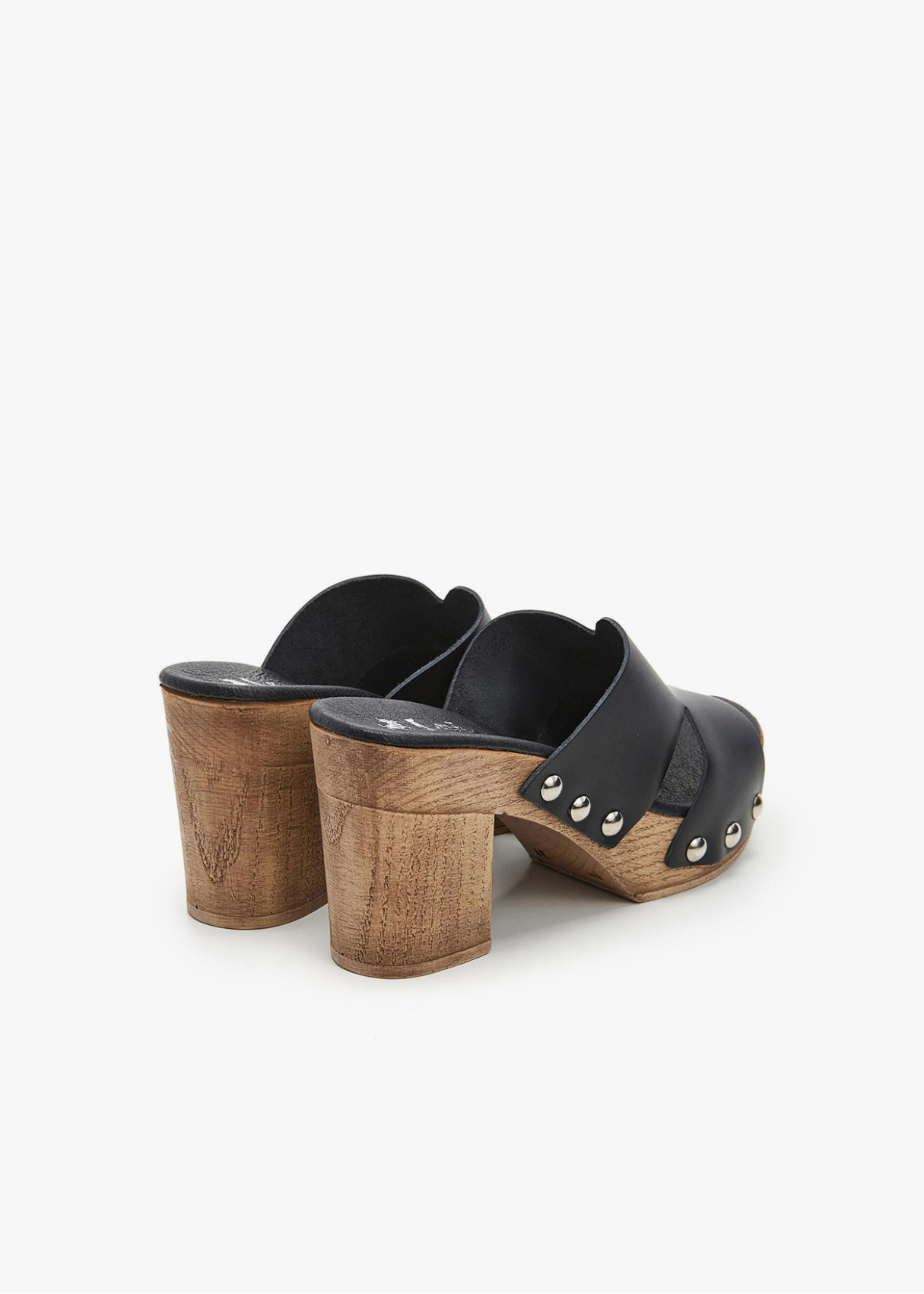 Sandalias piel tacón madera negro