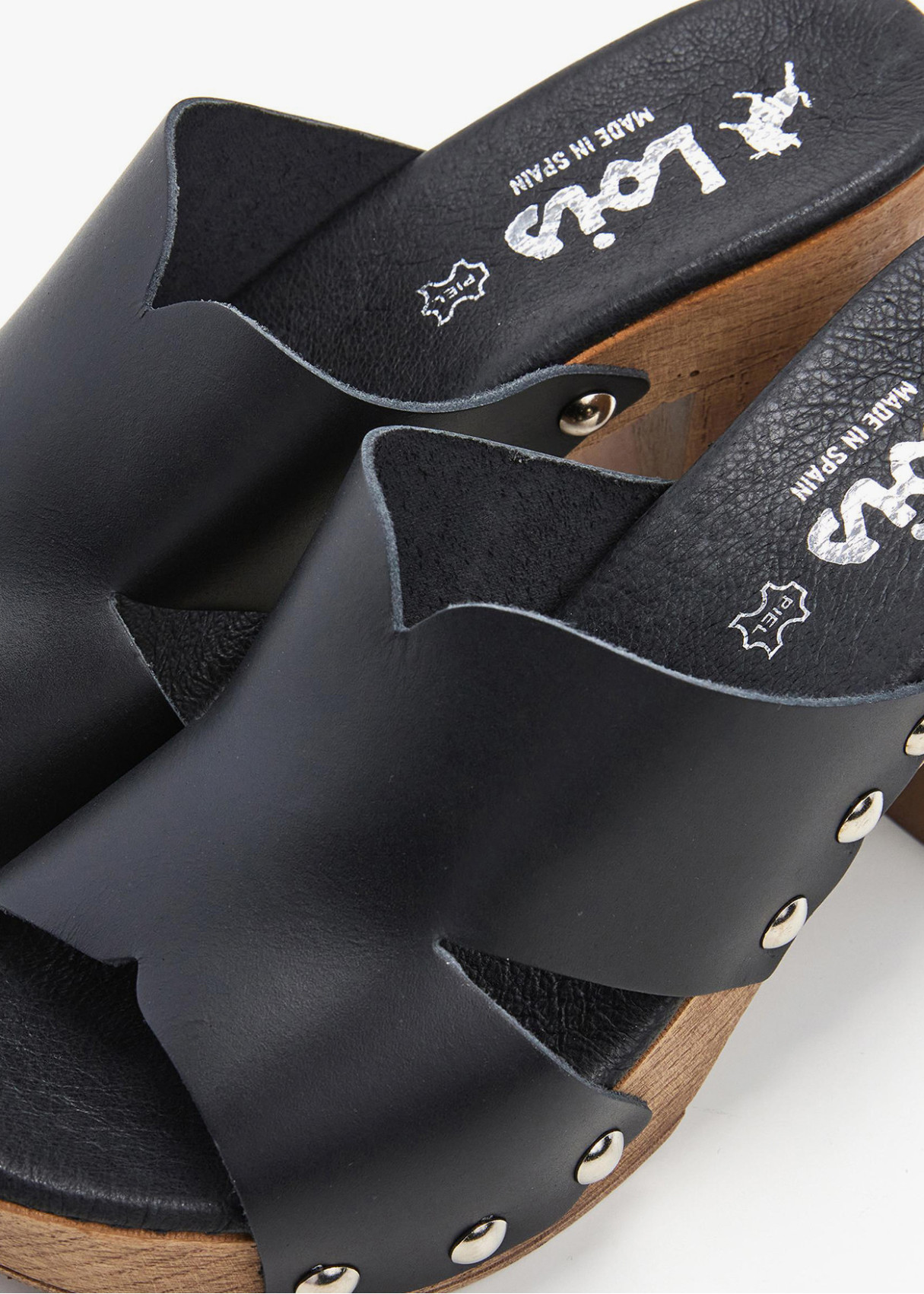 Sandalias piel tacón madera negro