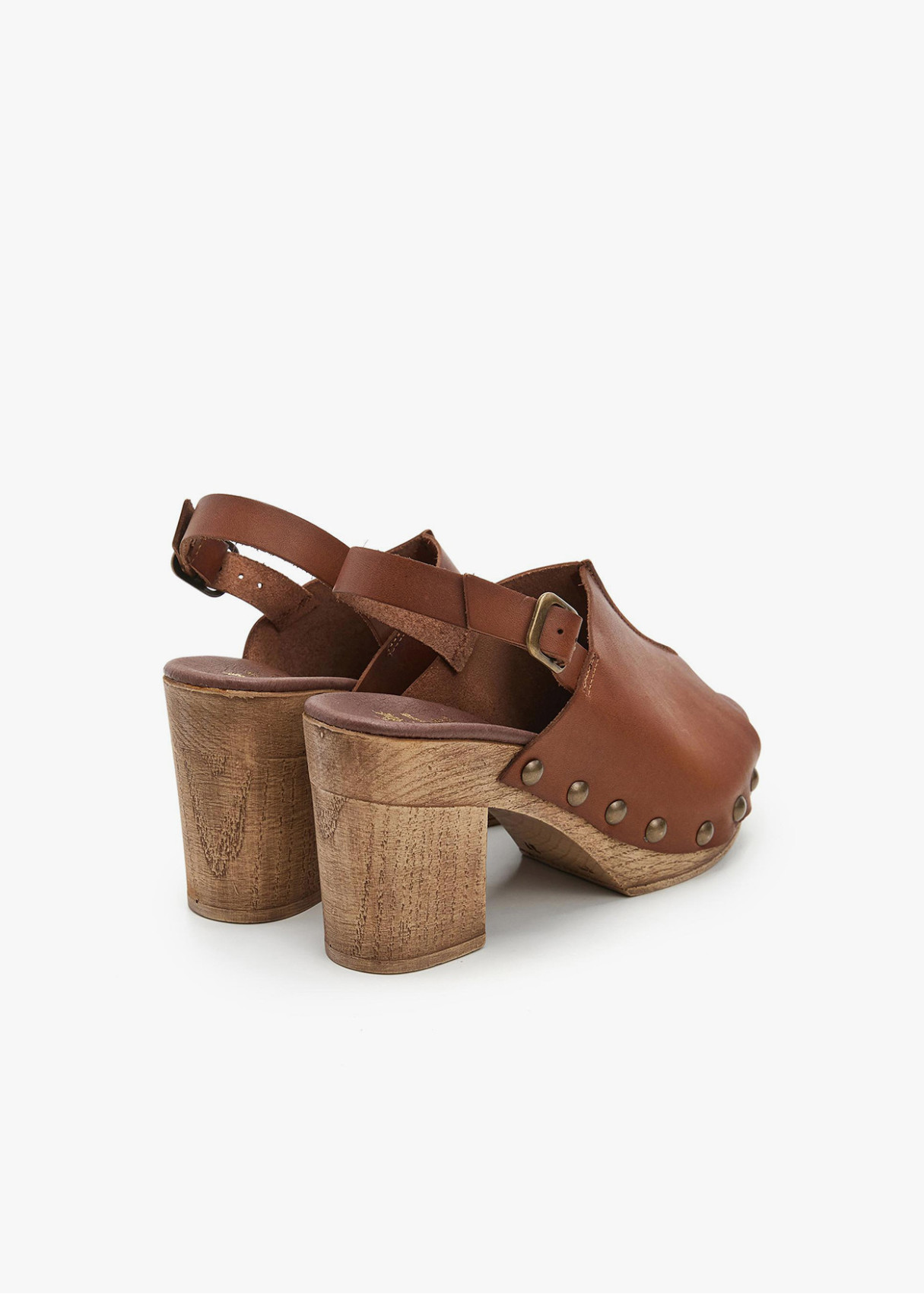 Sandalias piel zueco tacón madera tira al talón marrón