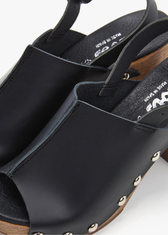 Sandalias piel zueco tacón madera negro