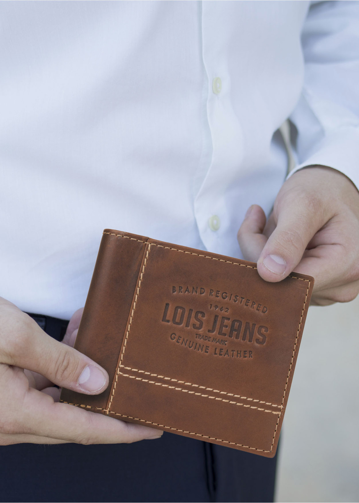 Cartera billetera de Piel Con Monedero Y Múltiples Compartimentos con logo frontal marrón