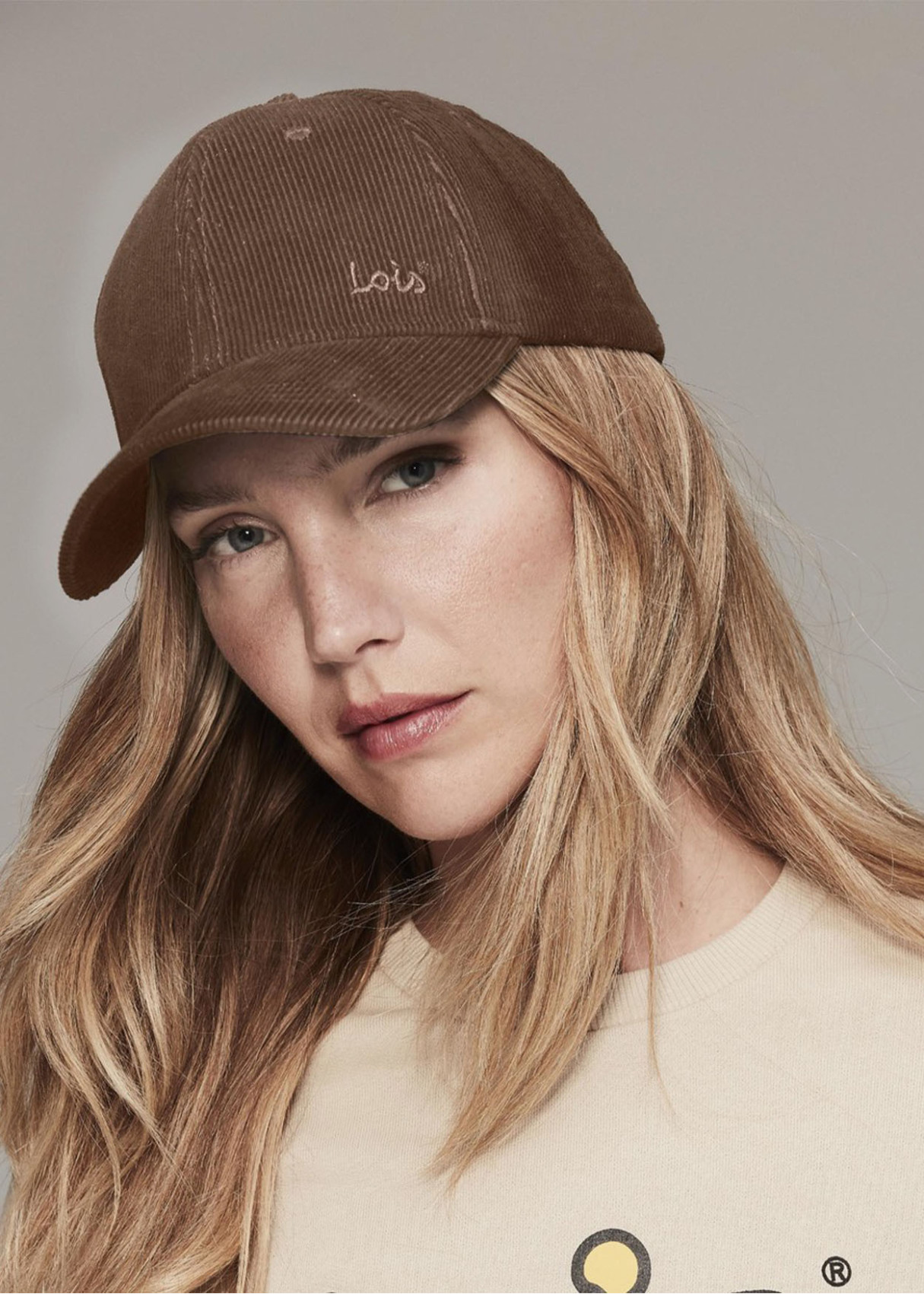 Gorra casual de pana marrón