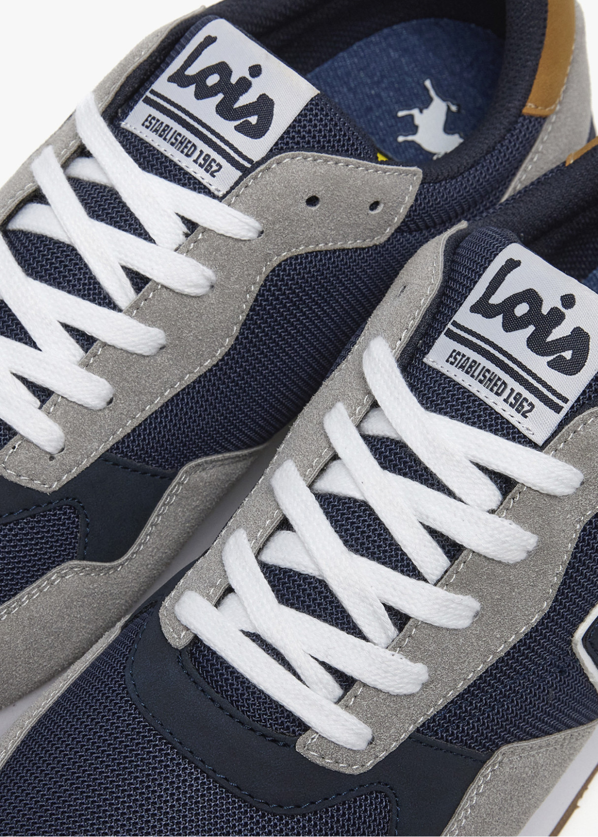 Sneaker casual running combinado gris