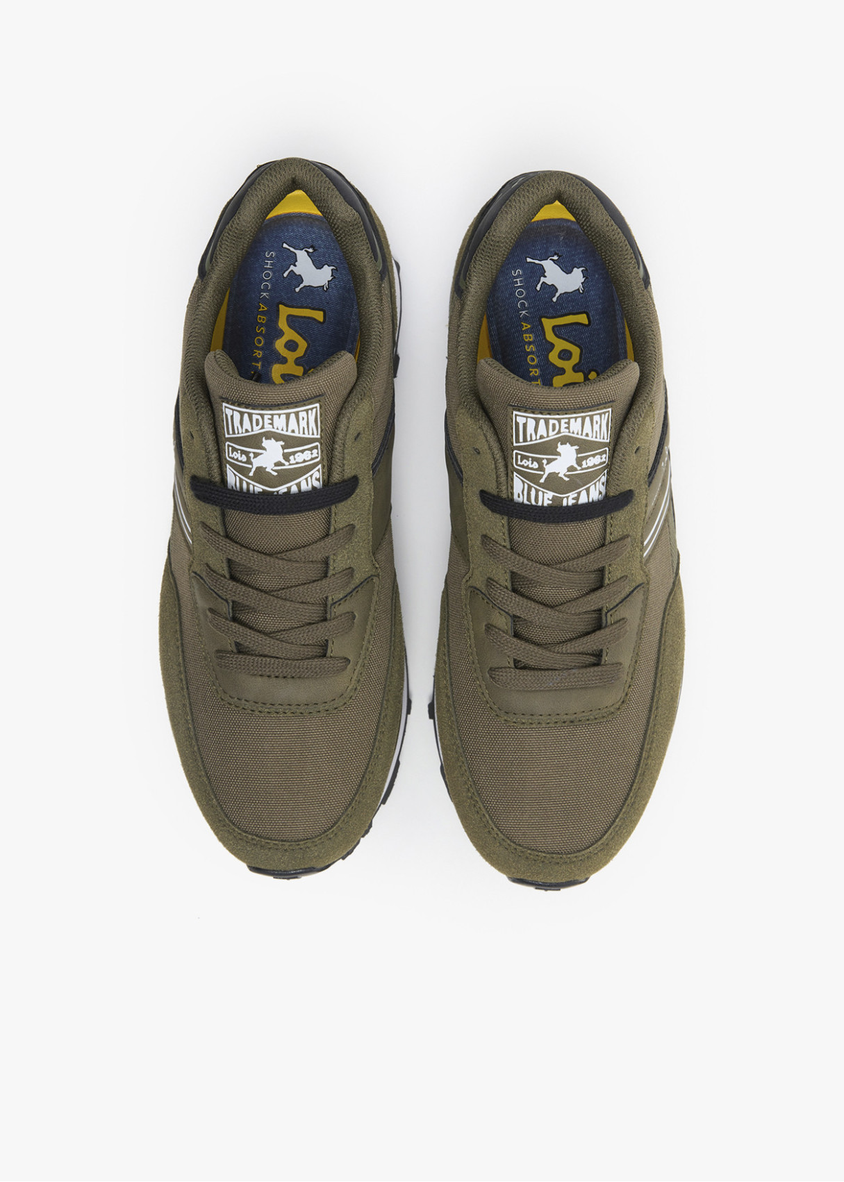 Sneakers casual detalle franja verde