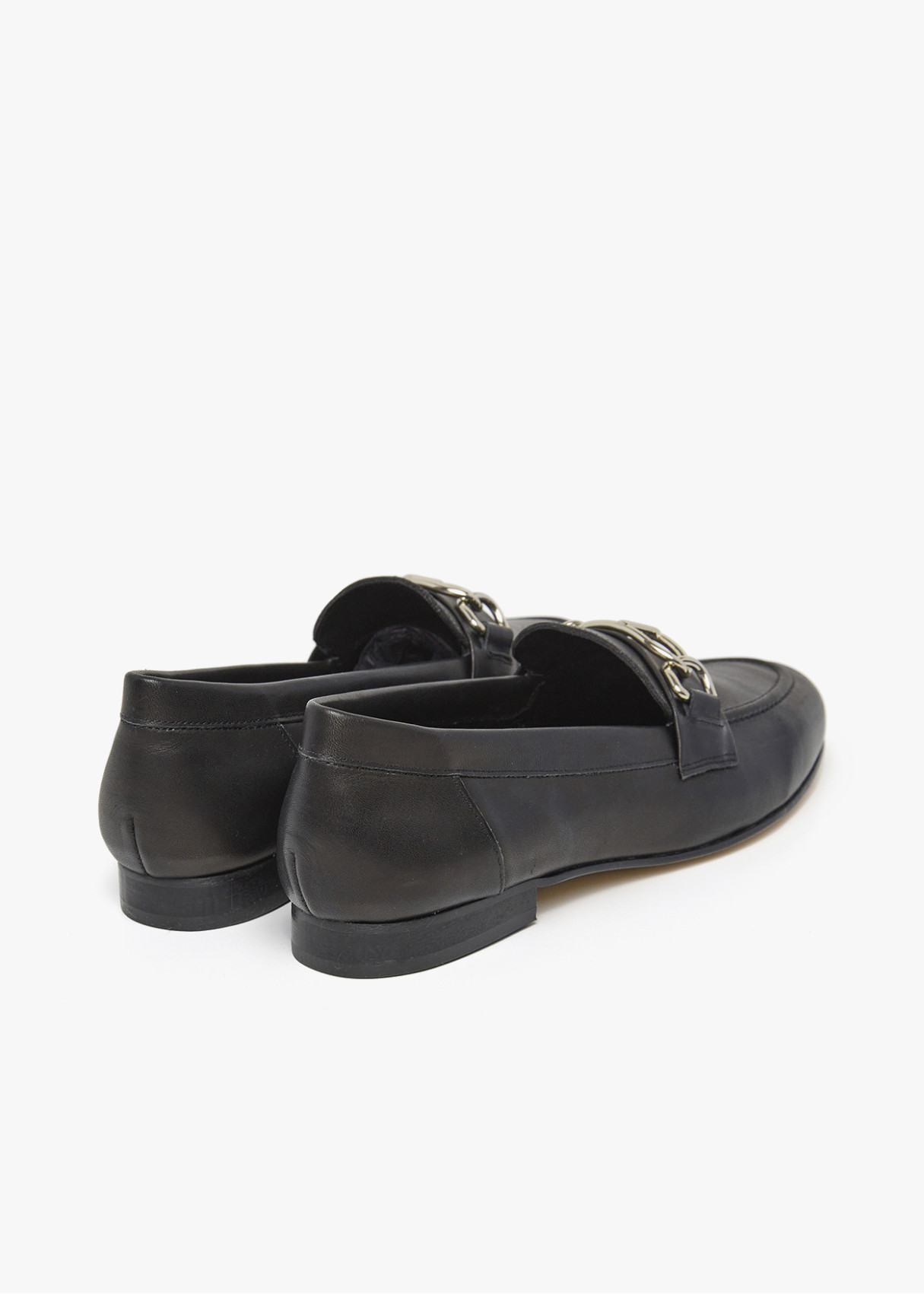 Mocasines De Piel Detalle Cadena negro