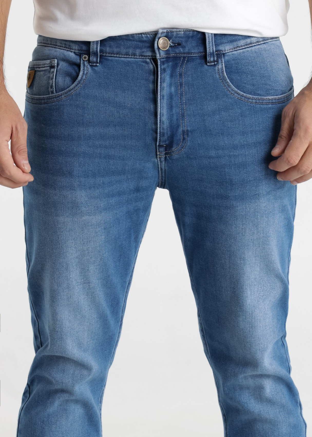 Vaqueros Tapered Fit Tiro Medio GARY MAGICO azul