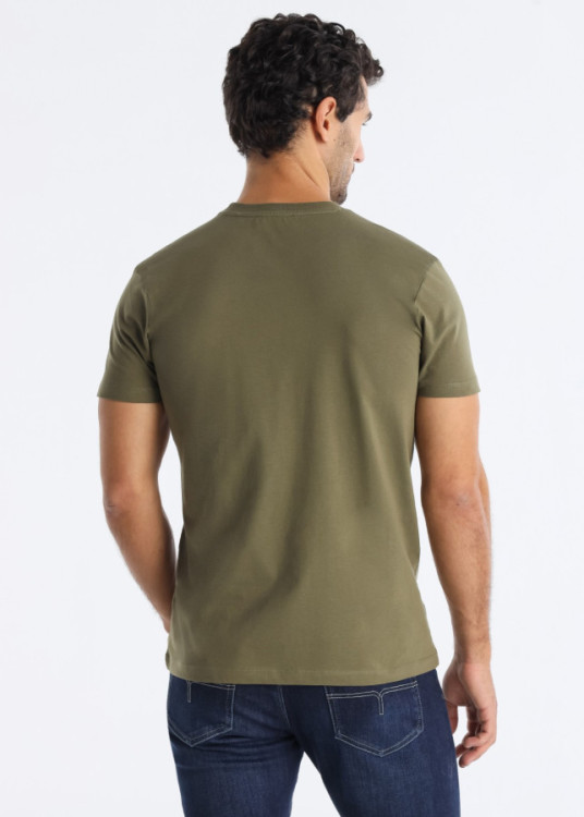Camiseta Cuello Caja Detalle Corte Frontal caqui