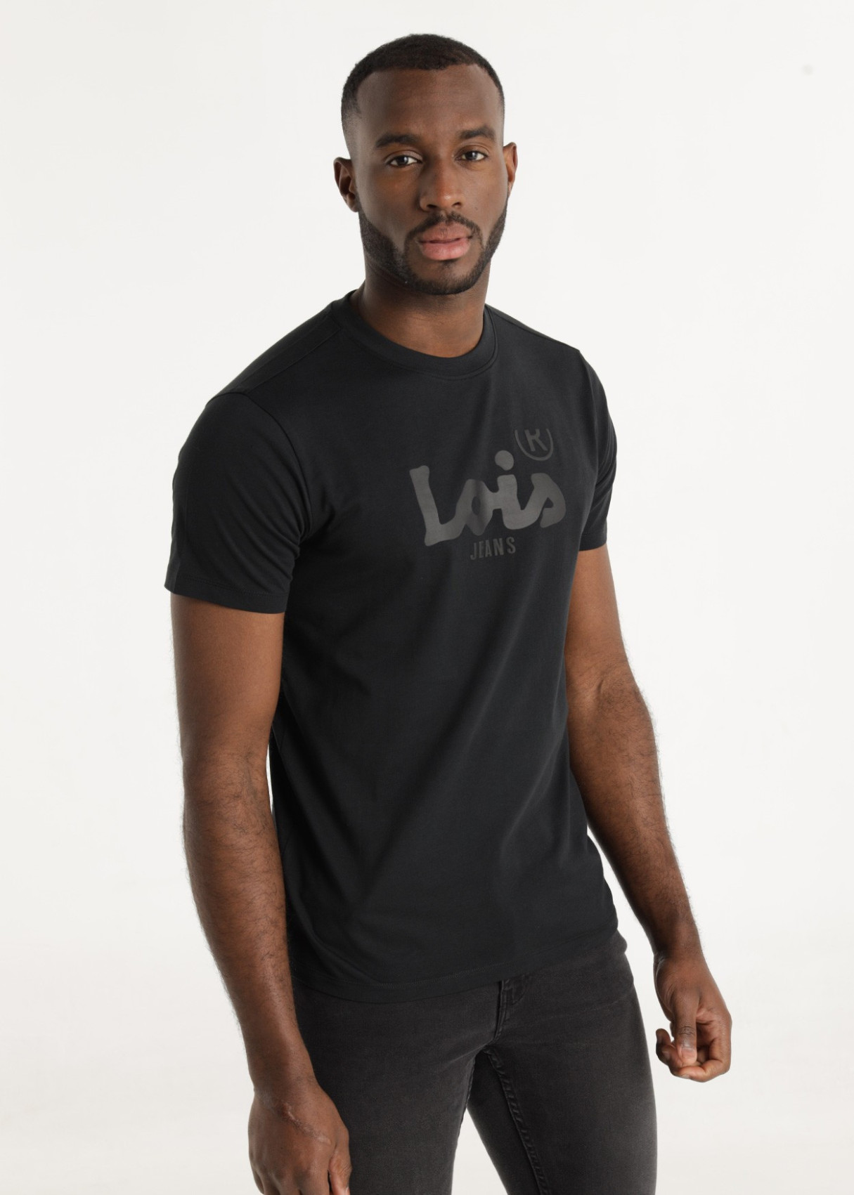 Camiseta Básica Cuello Caja Manga Corta Gráfica negro