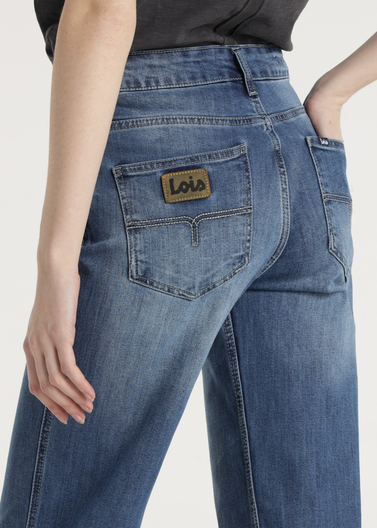 Jeans Mom Fit Repreve Tiro Medio carmen campbell azul lavado