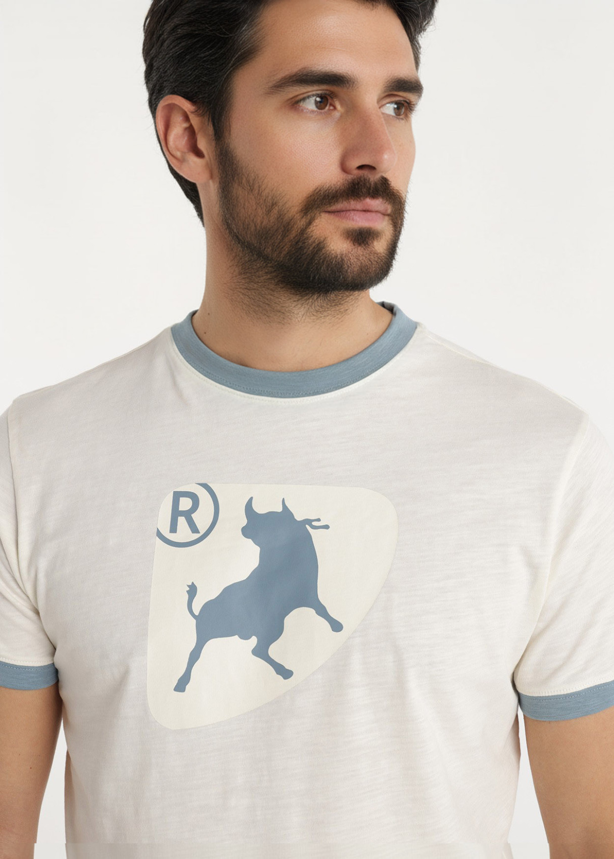Camiseta Cuello Redondo Gráfica Toro Contraste Blanca