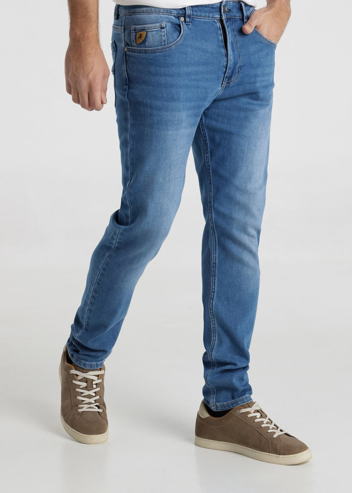 Vaqueros Tapered Fit Tiro Medio GARY MAGICO azul