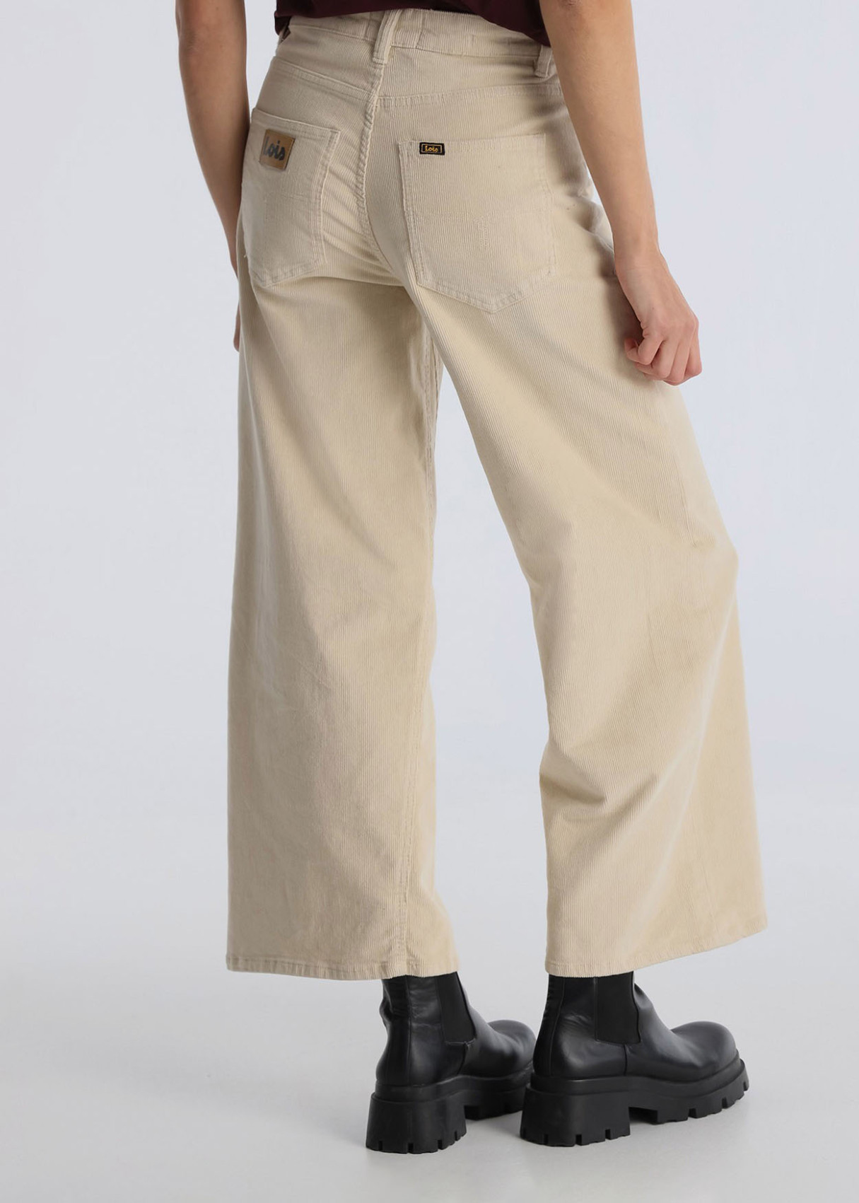 Pantalón Pana Straight Fit Tiro Medio VALERIA CANDY beige