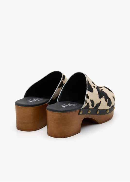 Zuecos piel vacuno estampado beige
