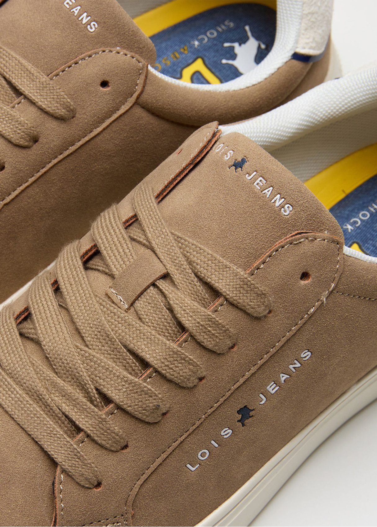 Bambas Ligera Tenis collarín acolchado En marrón