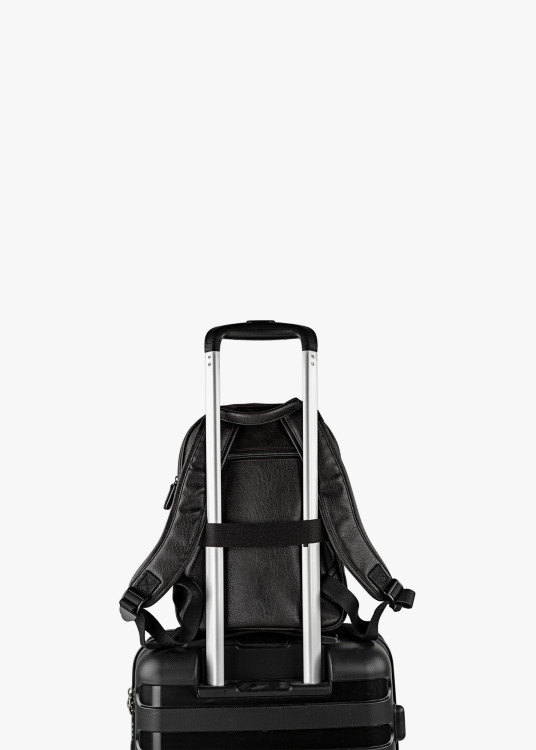 Mochila clásica efecto piel bolsillo frontal negro