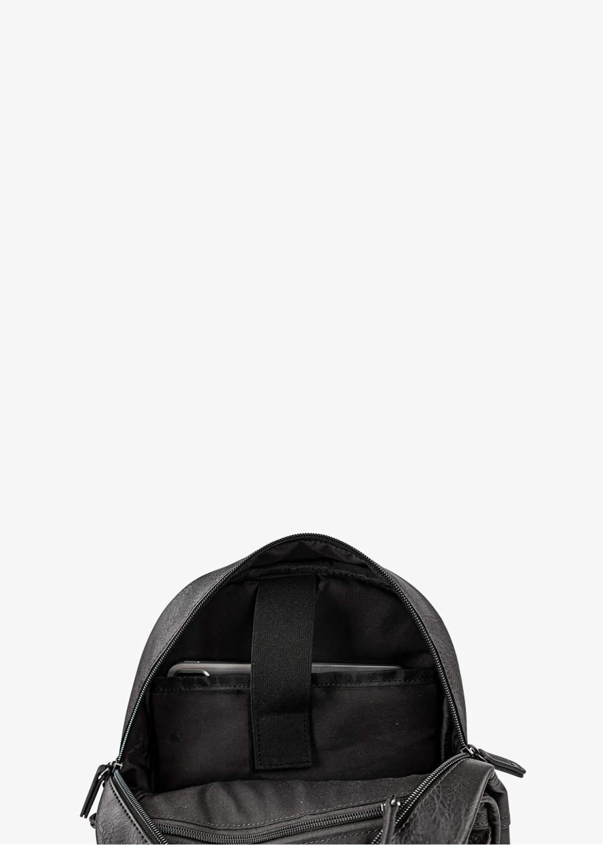 Mochila clásica efecto piel bolsillo frontal negro