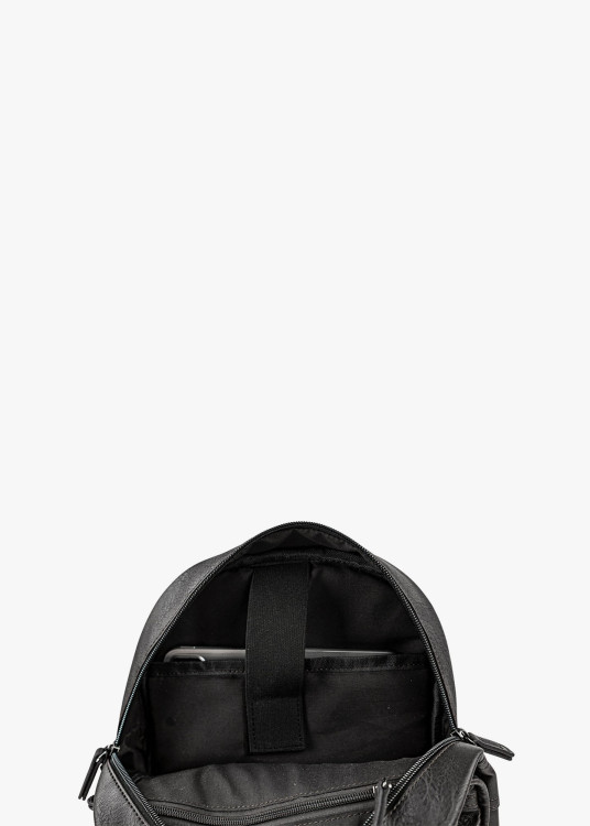 Mochila clásica efecto piel bolsillo frontal negro