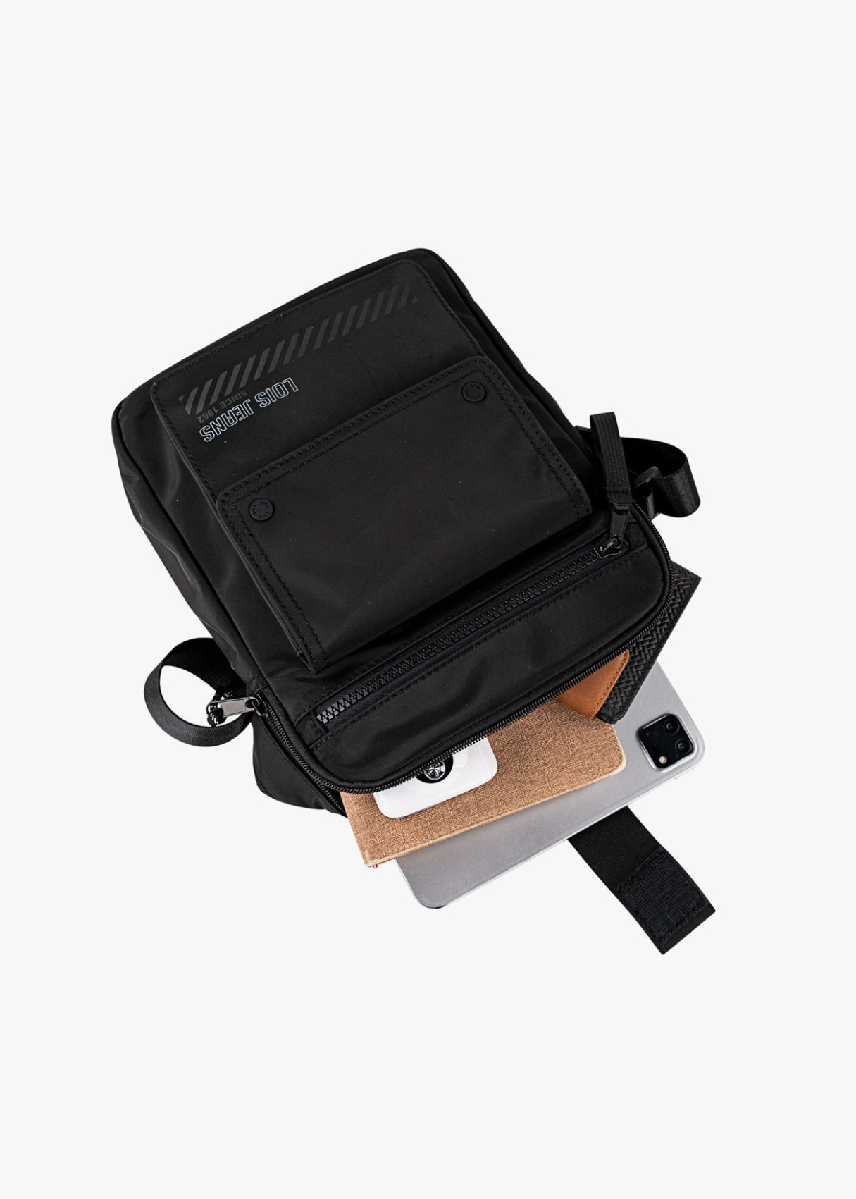 Bandolera con bolsillo frontal y cierre de cremallera negro