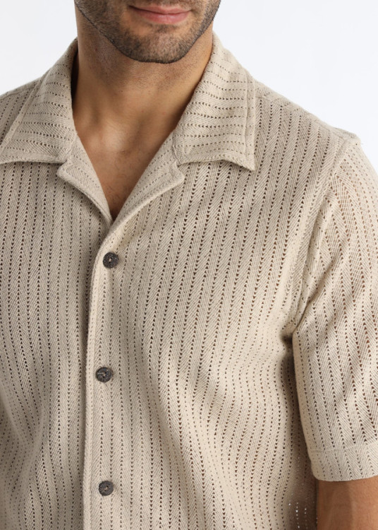 Camisa Tipo Polera Con Textura Especial En Color Beige