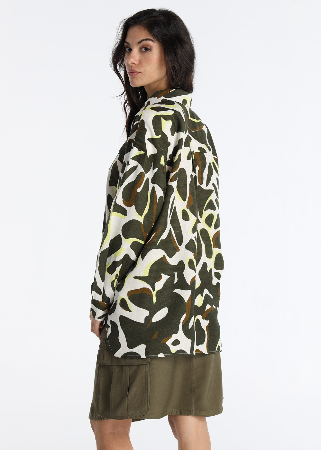 Camisa Pieza Delantera Estampado Animal Verde