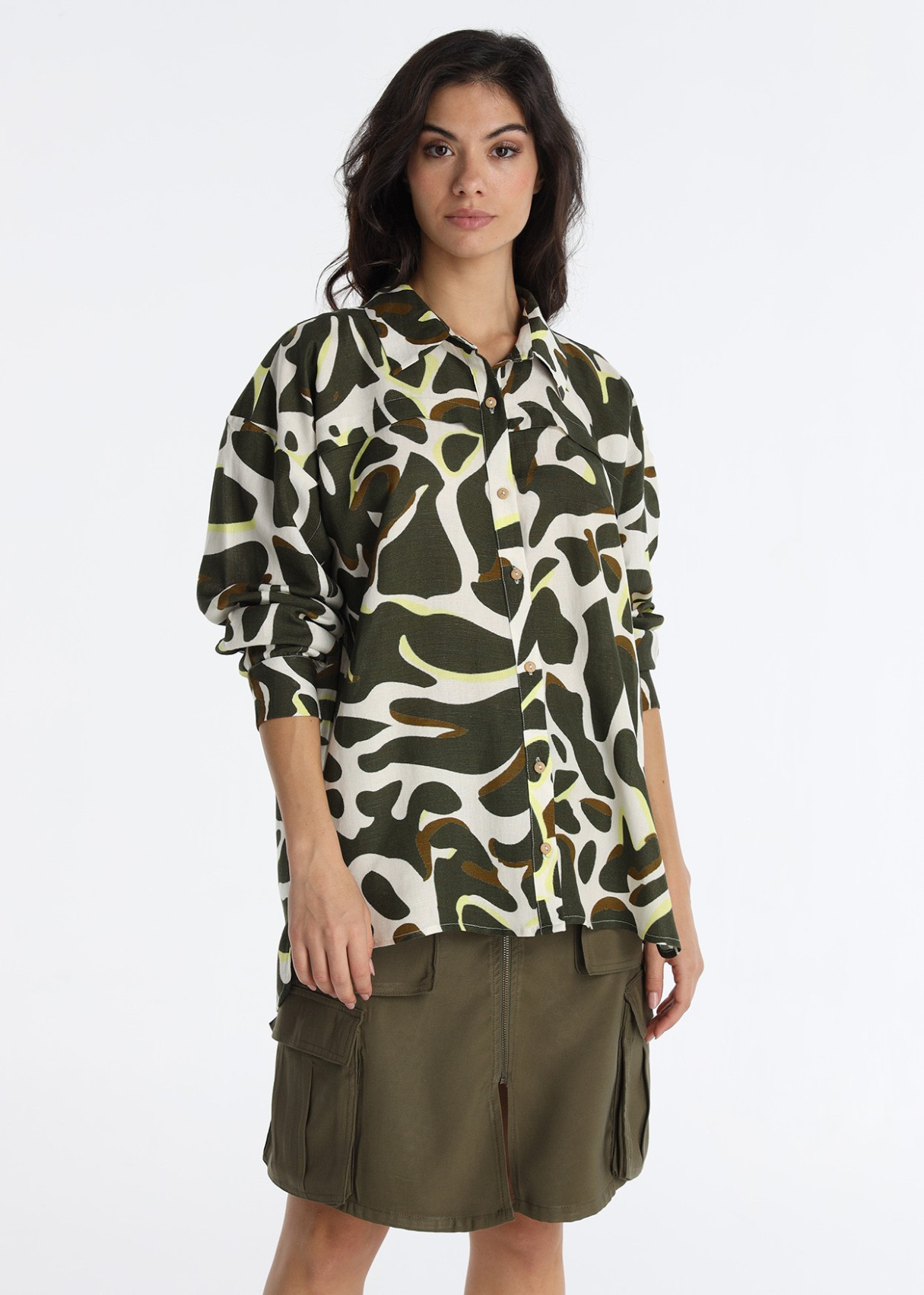 Camisa Pieza Delantera Estampado Animal Verde