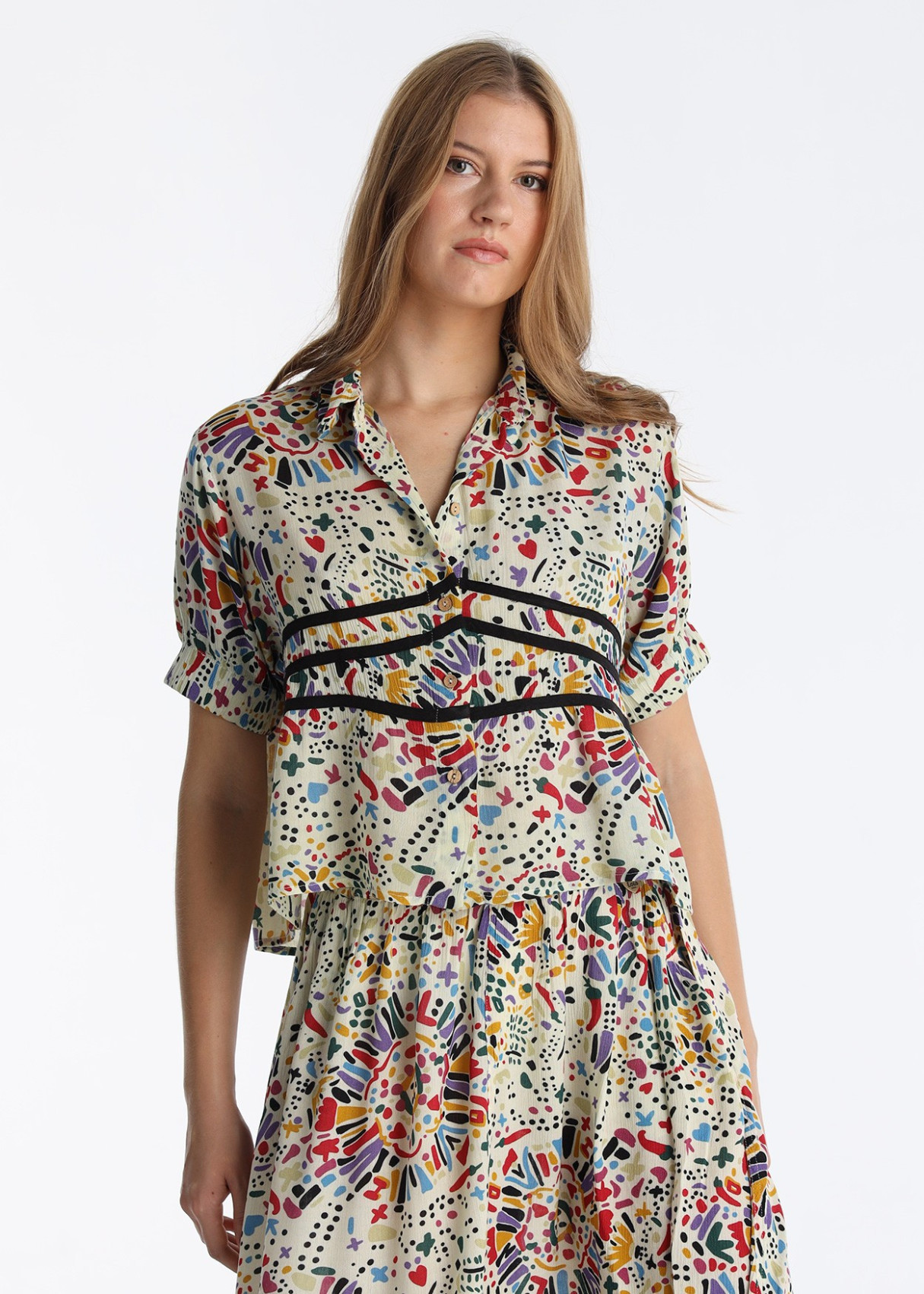 Blusa Corta Estampado Étnico Diseño Tijuana Beige