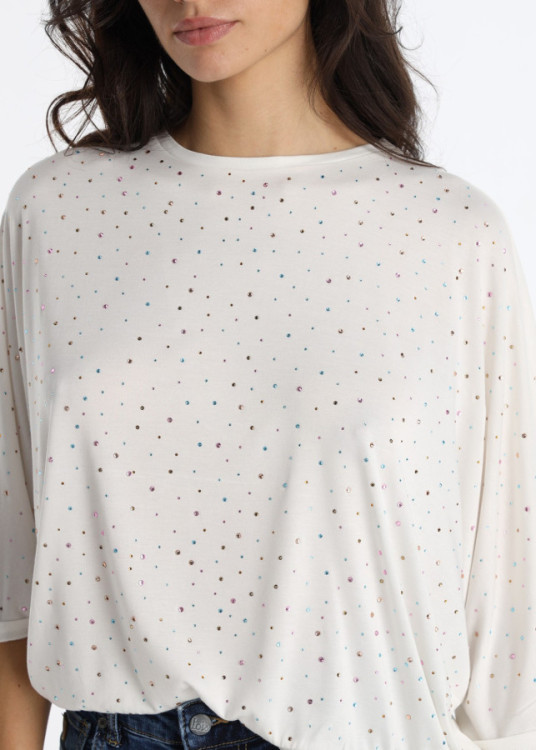 Top De Manga Murciélago Con Detalle De Piedras De Color Blanco