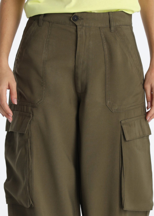 Pantalón Cargo Wide Knee Crop Estilo Capri Verde
