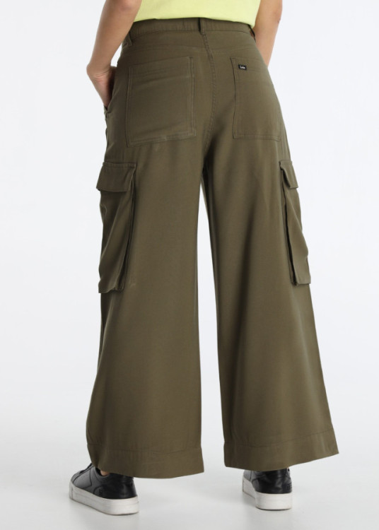 Pantalón Cargo Wide Knee Crop Estilo Capri Verde