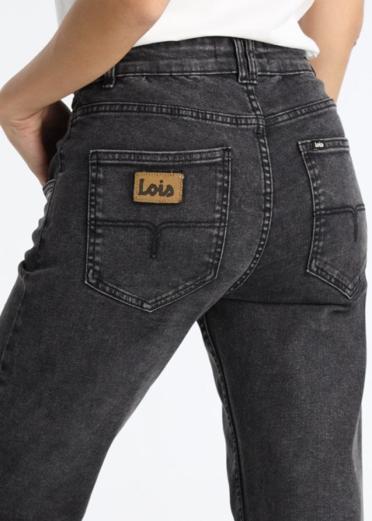 Jeans Straight Crop Detalles Tachuelas Negro