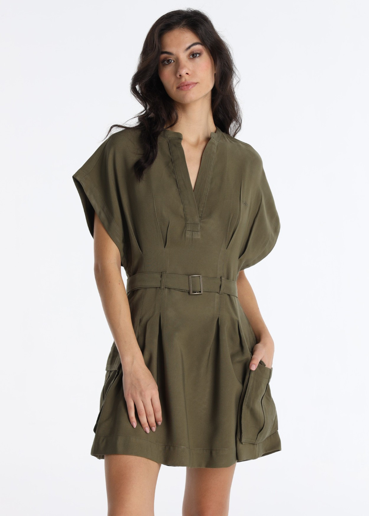 Vestido Corto Cinturón Bolsillos Utilitarios Verde