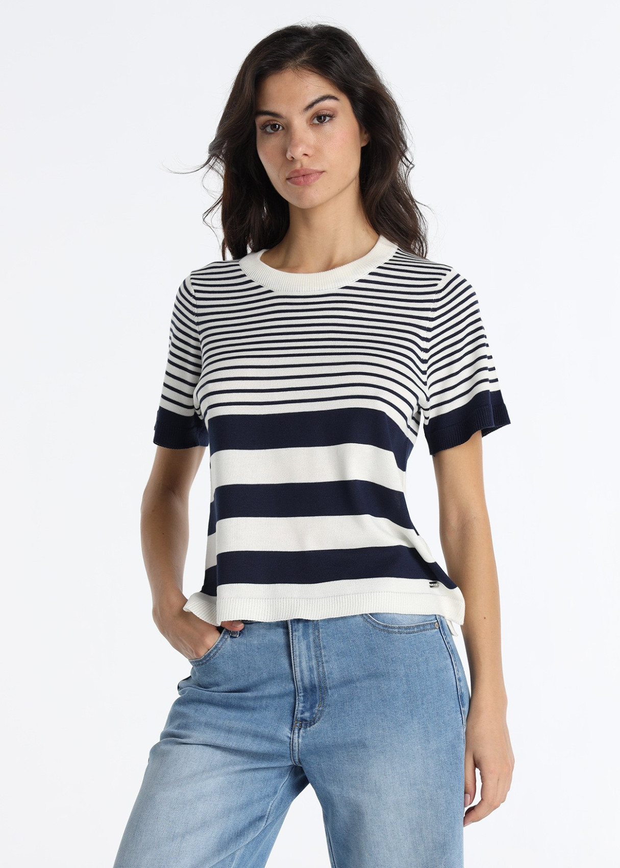 Camiseta Manga Corta Rayas Irregulares Azul