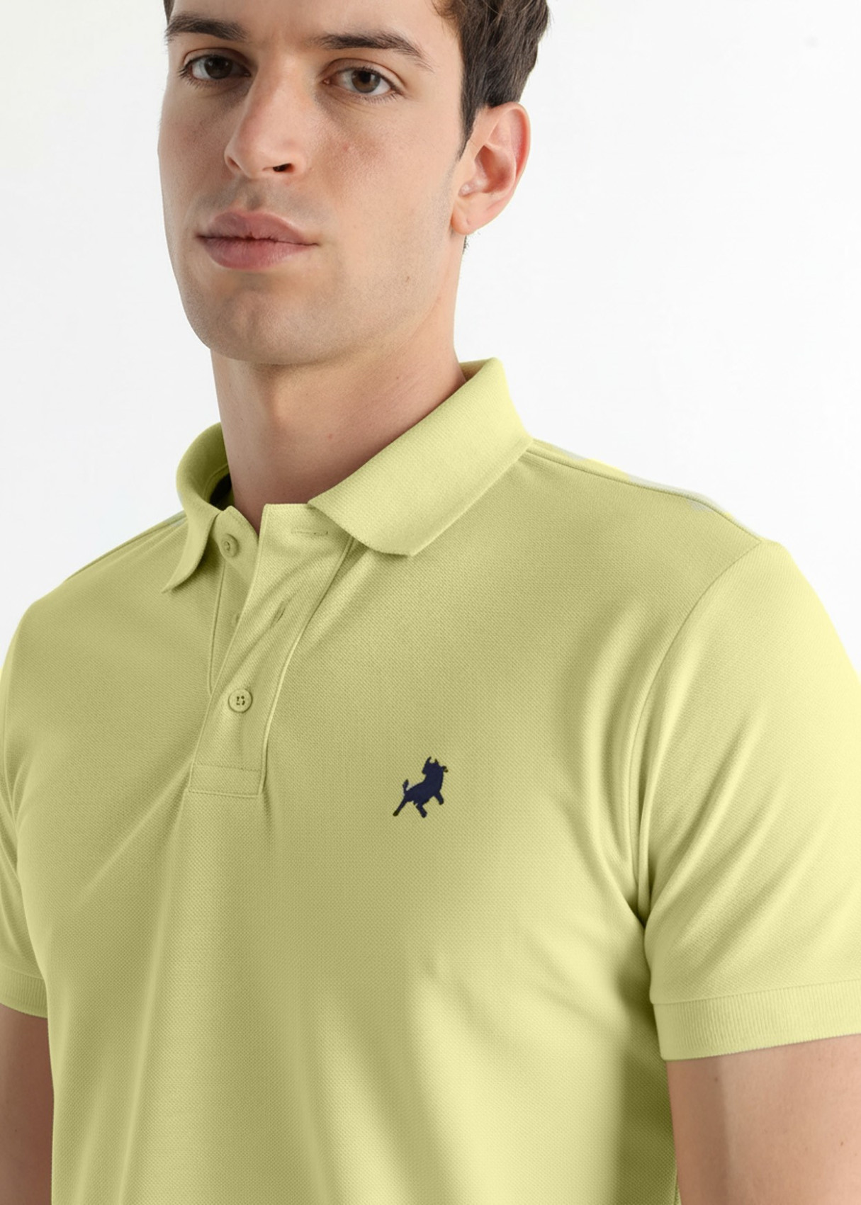 Polo De Piqué Básico Con Bordado Logo Toro Verde