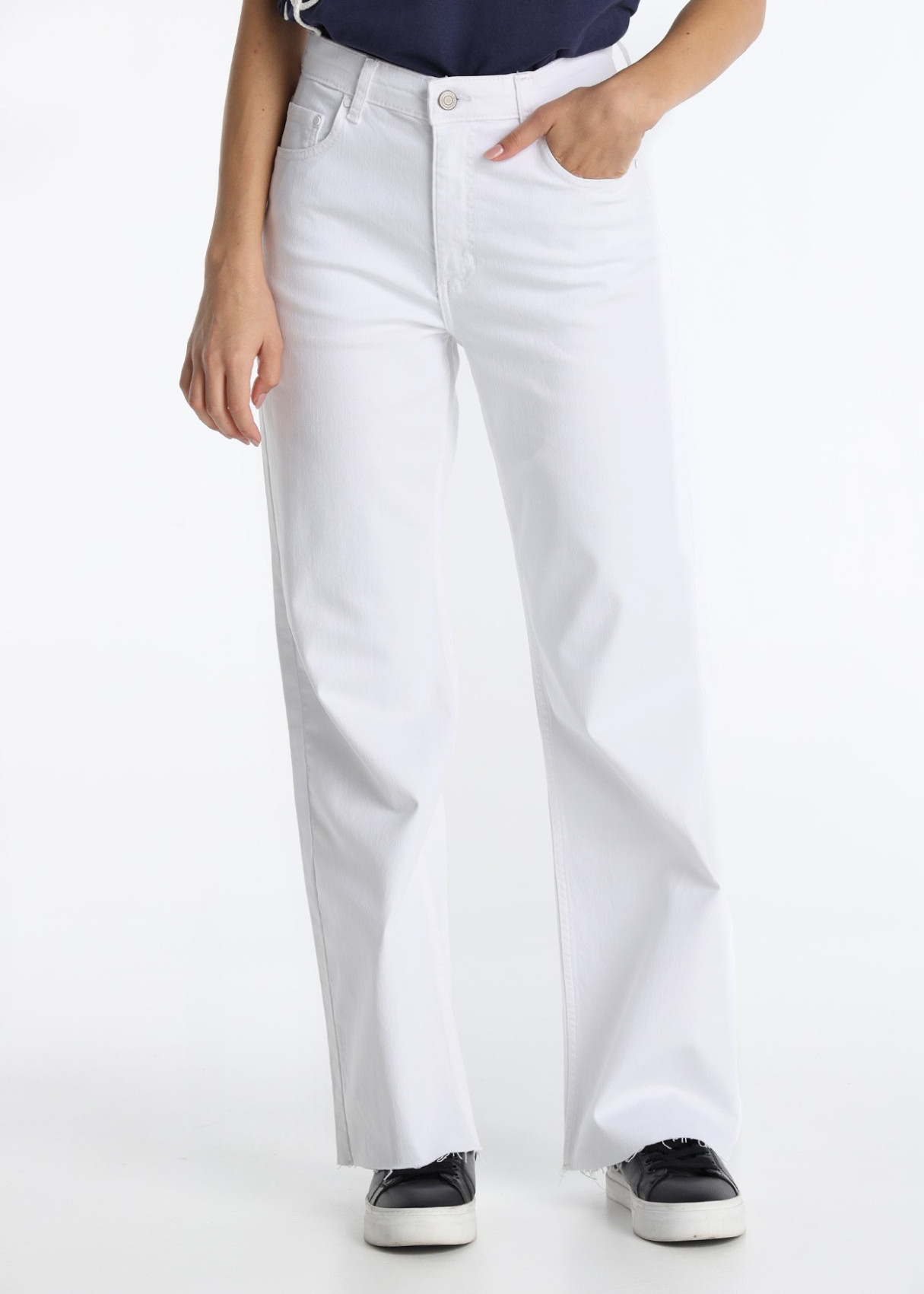 Jeans Wide Leg Bordado Bolsillo Trasero Blanco