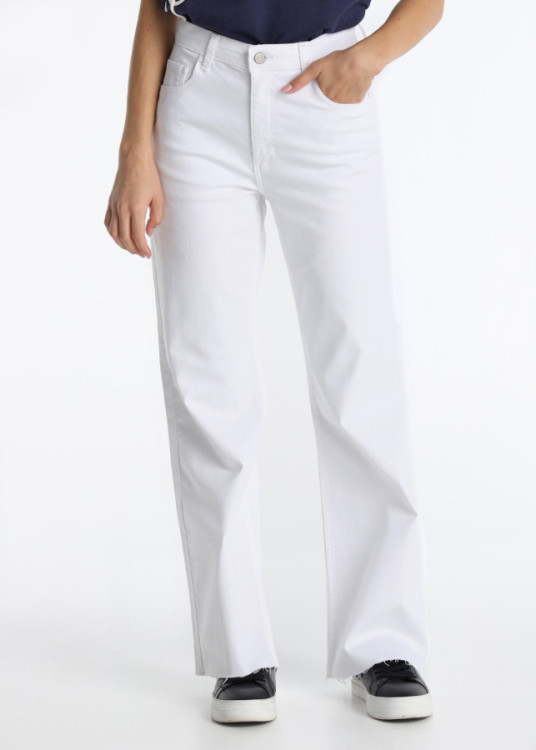 Jeans Wide Leg Bordado Bolsillo Trasero Blanco