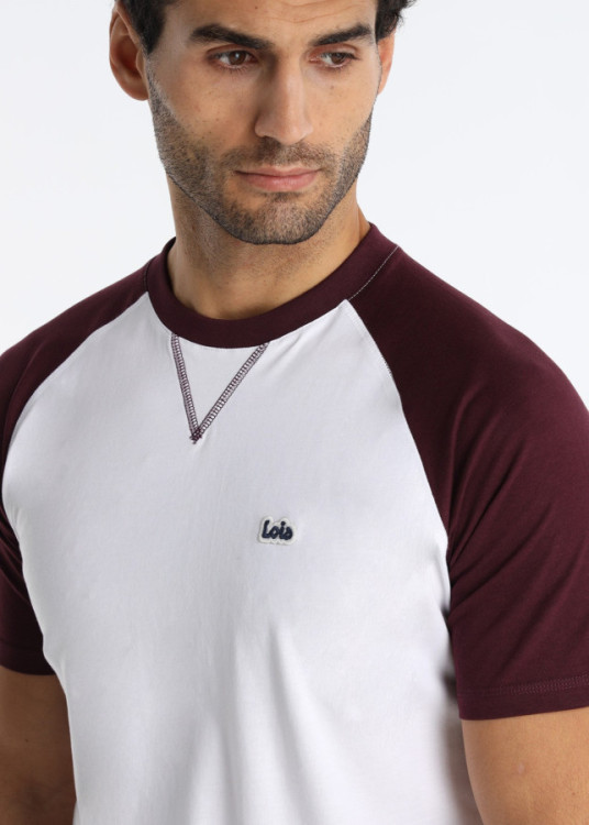 Camiseta Con Manga Raglán Y Parche Logo En Blanco