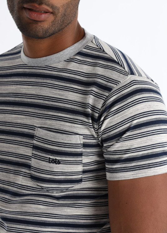 Camiseta De Rayas Horizontales Con Bolsillo Frontal Gris