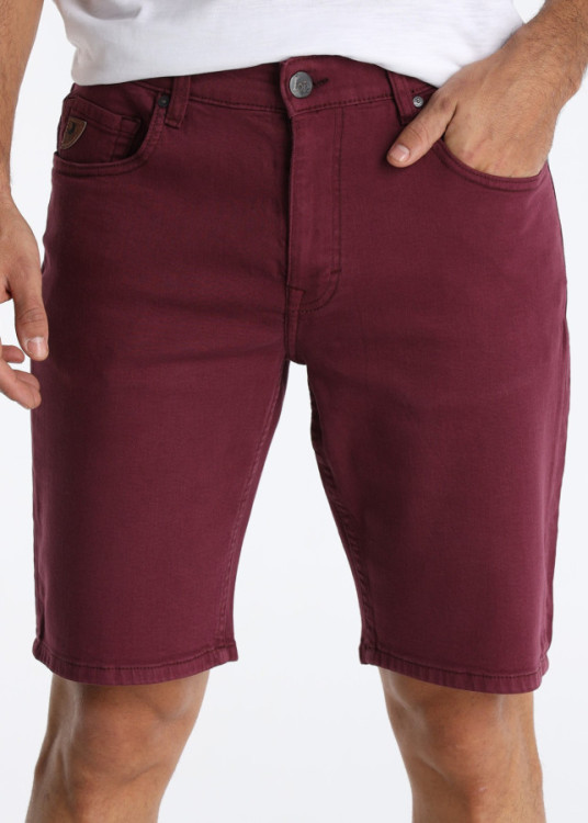 Bermuda Slim De Algodón En Sarga De Color Rojo